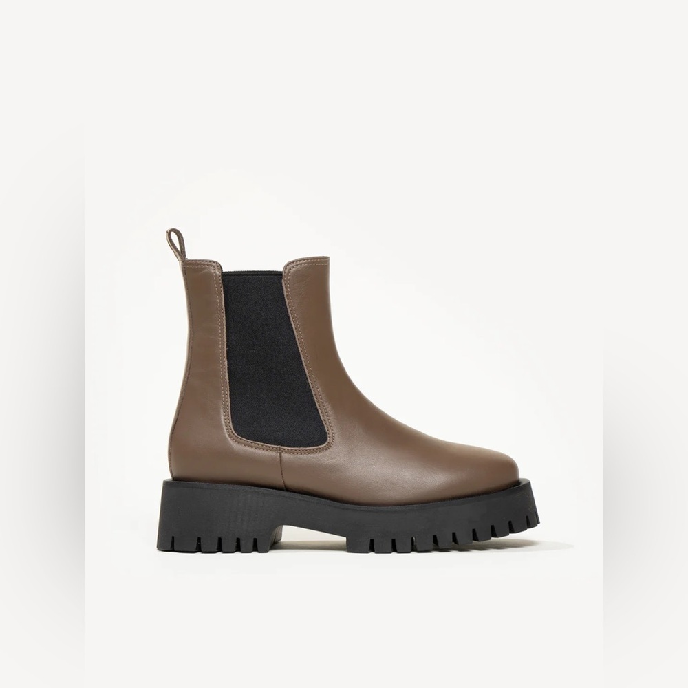 M.Gemi the Clara boot women’s 8.5 lug sole